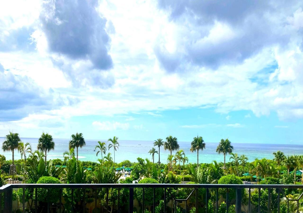 Hotel Monterey Okinawa Spa&Resort Onna Exterior foto View of the Atlantic Ocean from the Boca Raton Resort