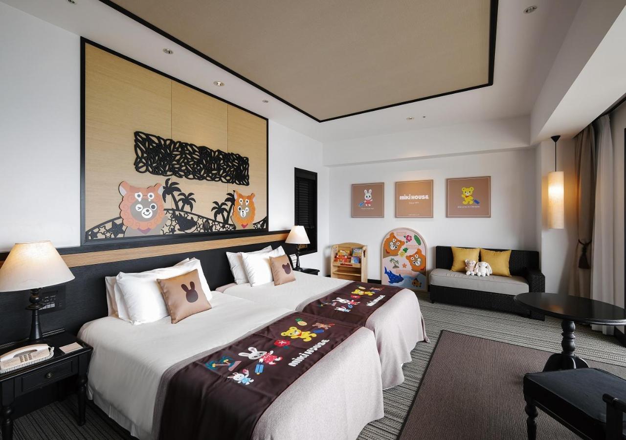 Hotel Monterey Okinawa Spa&Resort Onna Exterior foto Family room