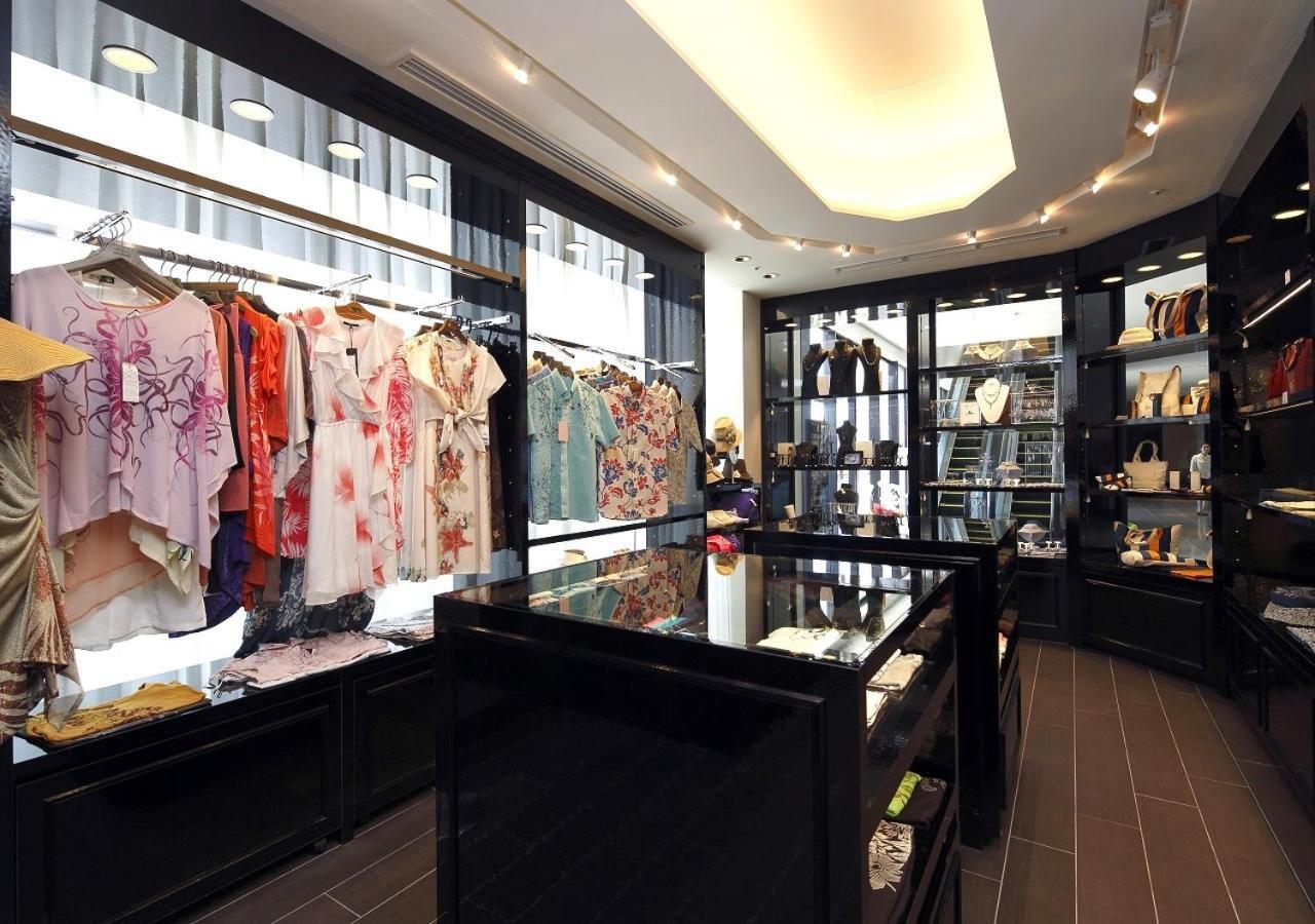 Hotel Monterey Okinawa Spa&Resort Onna Exterior foto A shop in Tokyo