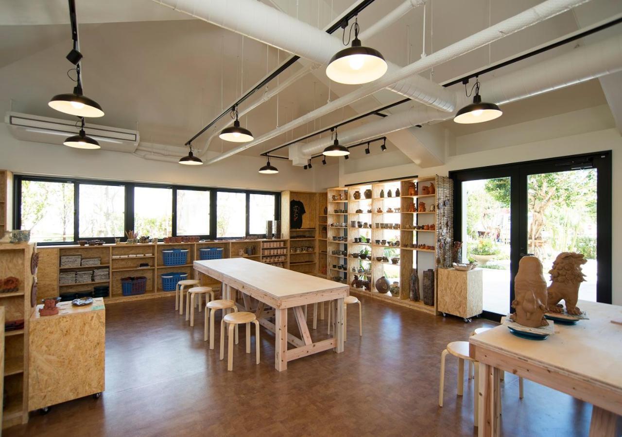 Hotel Monterey Okinawa Spa&Resort Onna Exterior foto The Art Studio
