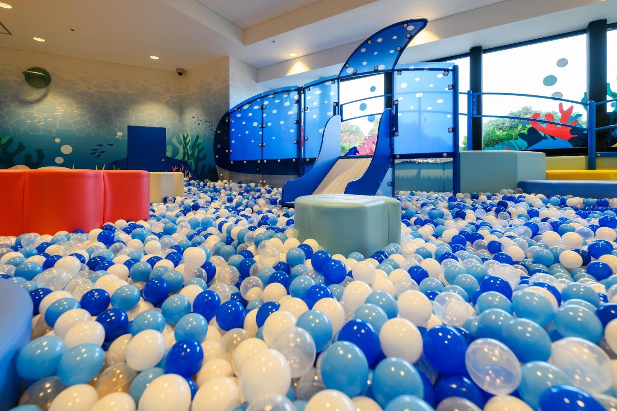 Hotel Monterey Okinawa Spa&Resort Onna Exterior foto Ball pit at the Children's Museum of Indianapolis
