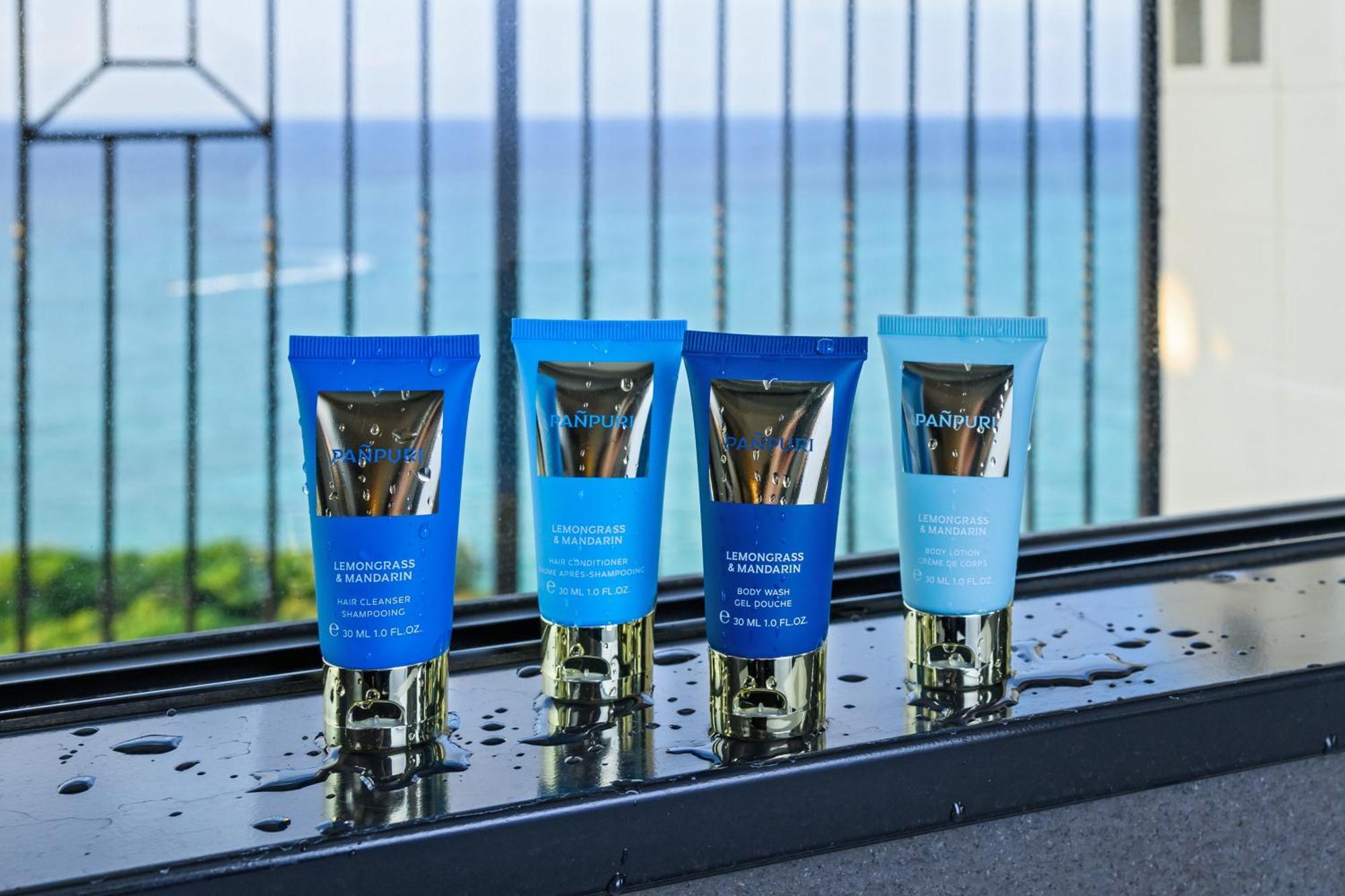 Hotel Monterey Okinawa Spa&Resort Onna Exterior foto The Sea Collection
